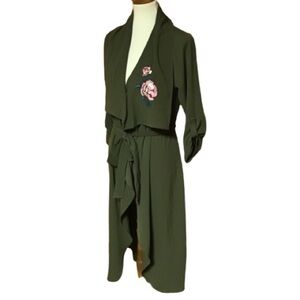 3 for 20 $ bundle Iris Los Angeles embroidered flowers belted kimono